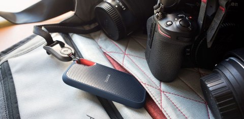 SanDisk Dysk zewnętrzny SSD SanDisk Extreme Portable (4TB; USB 3.2; 1050 MB/s; SDSSDE61-4T00-G25)