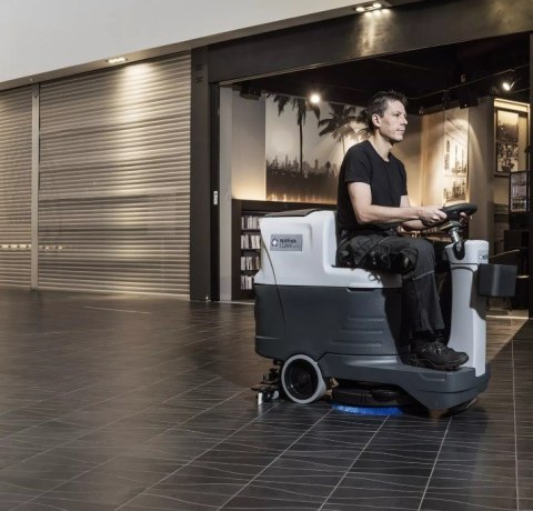 NILFISK NILFISK Automat myjący/bateria/samojezdn SC2000 53B