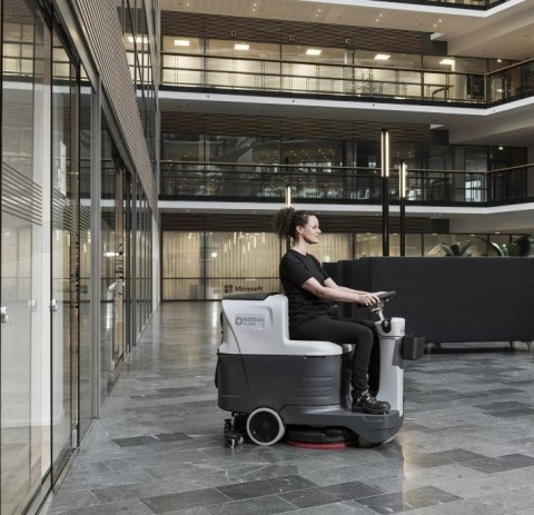 NILFISK NILFISK Automat myjący/bateria/samojezdn SC2000 53B