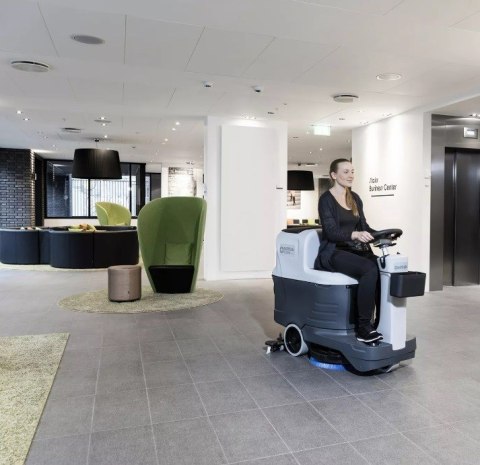 NILFISK NILFISK Automat myjący/bateria/samojezdn SC2000 53B