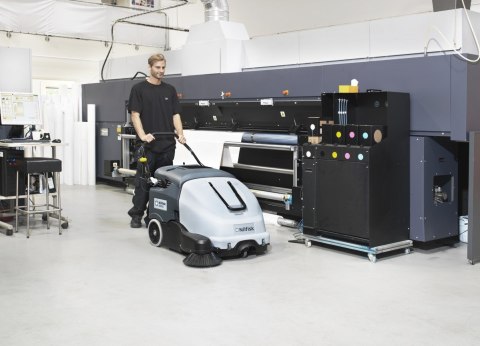 NILFISK NILFISK Zamiatarka bezpyłowa SW900 84B