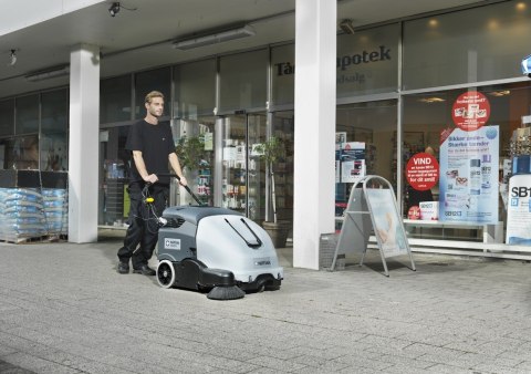 NILFISK NILFISK Zamiatarka bezpyłowa SW900 84B