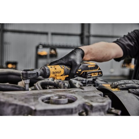 DeWalt Grzechotka akumul. bez aku i ład DCF512N DEWALT DeWalt Grzechotka akumul. bez aku i ład DCF512N DEWALT