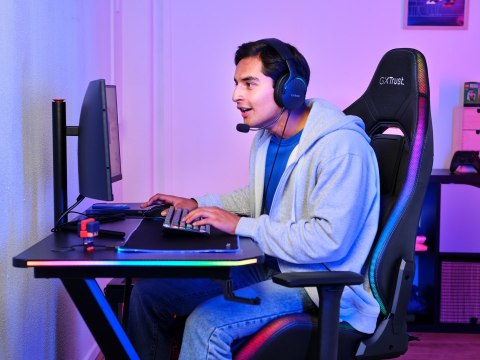 Trust Fotel gamingowy TRUST GXT719 RUYA RGB czarne (25185) Trust Fotel gamingowy TRUST GXT719 RUYA RGB czarne (25185)