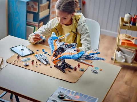 Lego LEGO Super Heroes 76286 Strażnicy Galaktyki: statek kosmiczny Milano