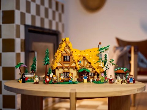 Lego LEGO 43242 Disney Chatka Królewny Śnieżki i siedmiu krasnoludków