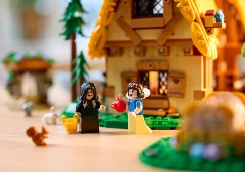 Lego LEGO 43242 Disney Chatka Królewny Śnieżki i siedmiu krasnoludków
