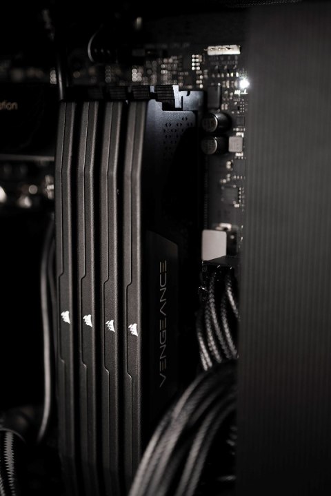 Action Actina PBA 14700K/182GB/1+2TB/RTX4070TiS/850W/W11P